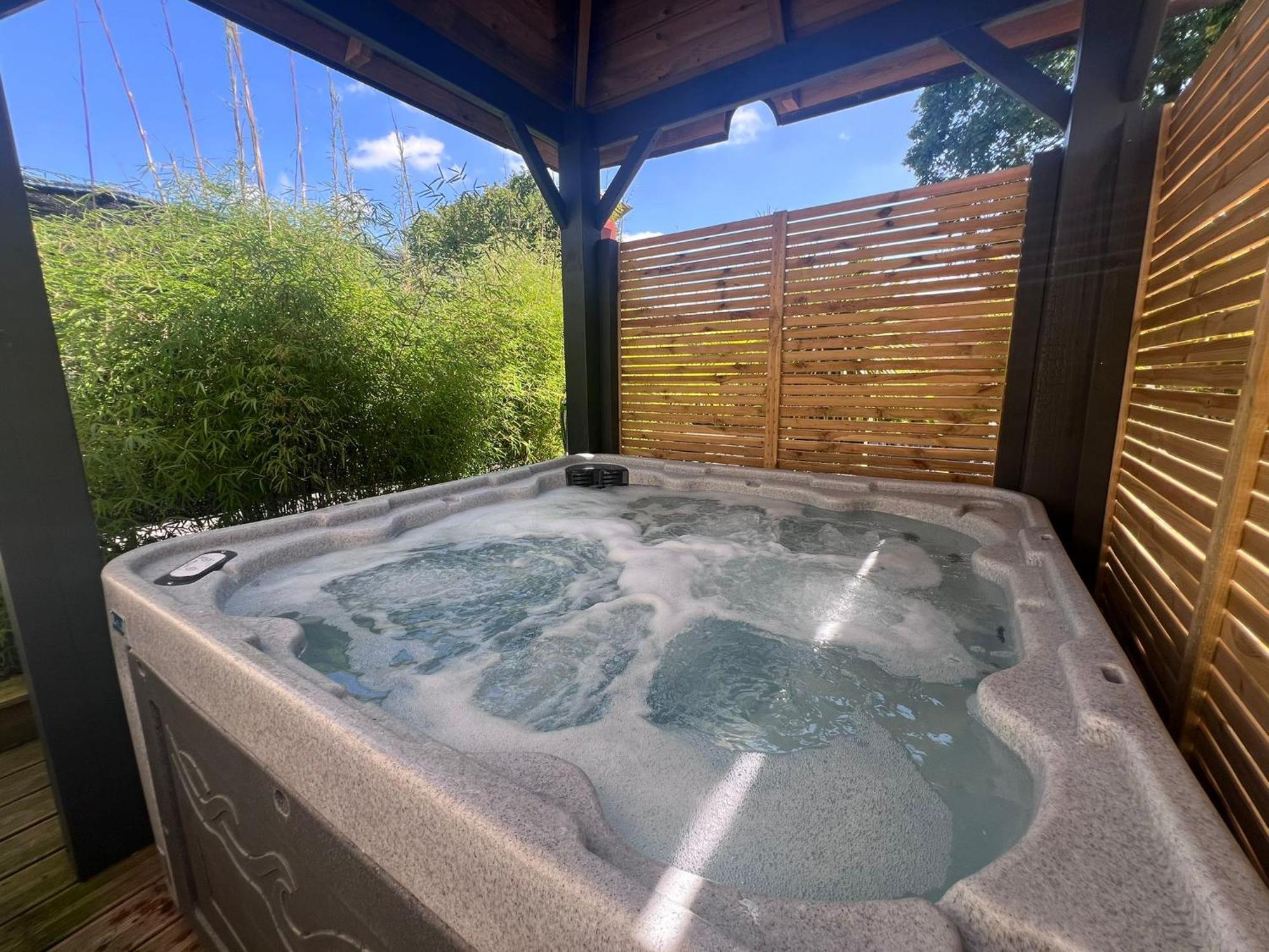 Loveroom Avec Spa Privatif Plélo Exterior foto